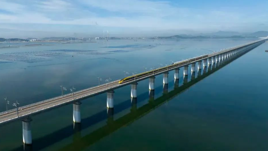 Tests on the Meizhou Bay cross-sea bridge, part of the 277-km Fuzhou-Xiamen high-speed railway, June 28, 2023. /China Academy of Railway Sciences