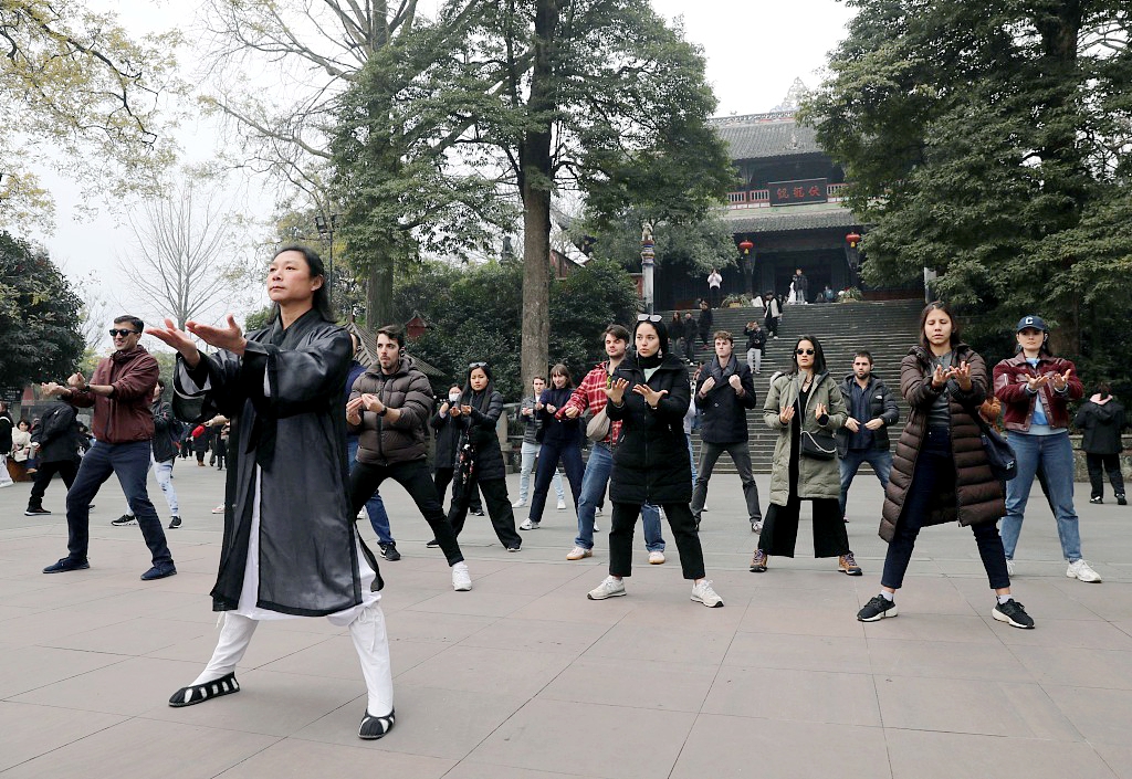 A group of Columbia University students learn Taoist martial arts in Dujiangyan, Sichuan Province on January 8, 2024. /CFP