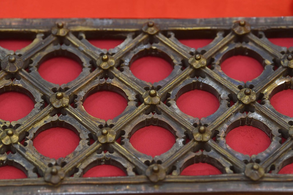 A long-lost bronze window panel is returned to the Summer Palace in Beijing on Wednesday, January 10, 2024. /CFP