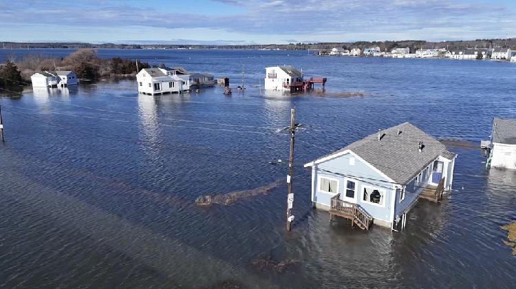 Winter storm along U.S. East Coast leaves behind power outages ...