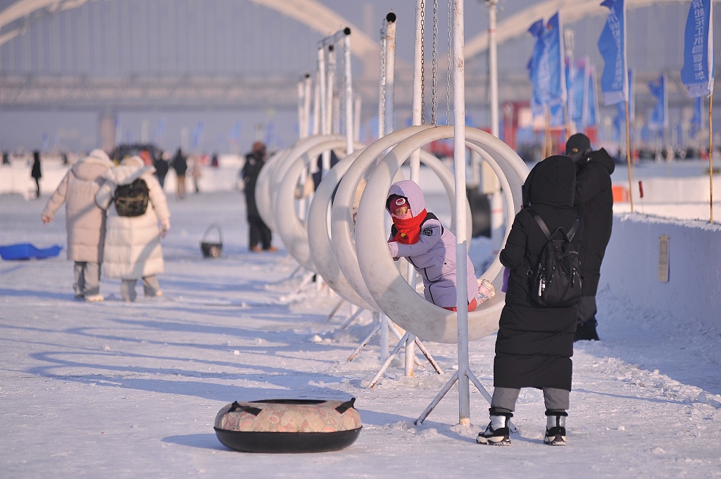 The Harbin Songhua River Ice and Snow Carnival, Harbin, Heilongjiang Province, China, December 24, 2023. /CFP