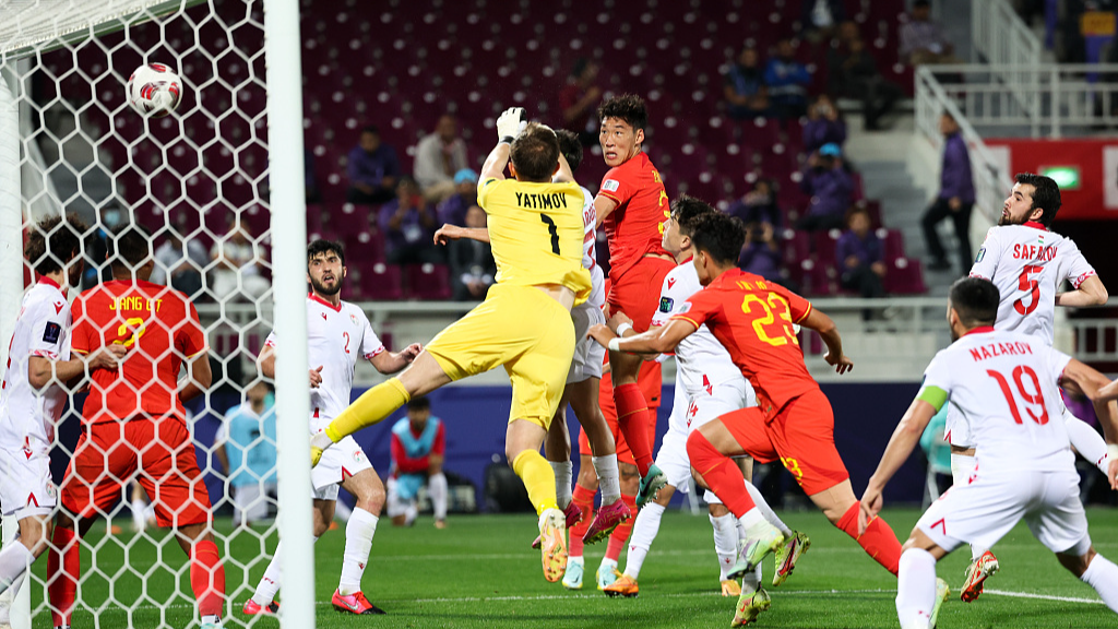 Zhu Chenjie's header is disallowed for offside during the group match between China and Tajikistan at the AFC Asian Cup in Doha, Qatar, January 13, 2024. /CFP