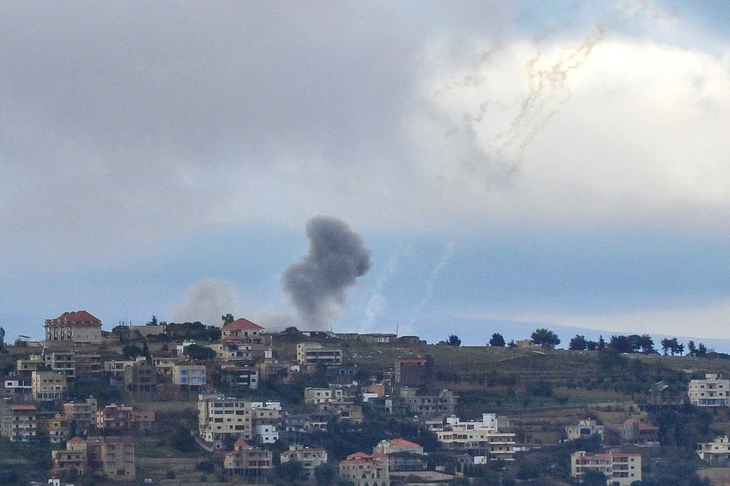 Smoke billows over the southern Lebanese village of El-Khiam near the border with Israel, January 11, 2024. /CFP