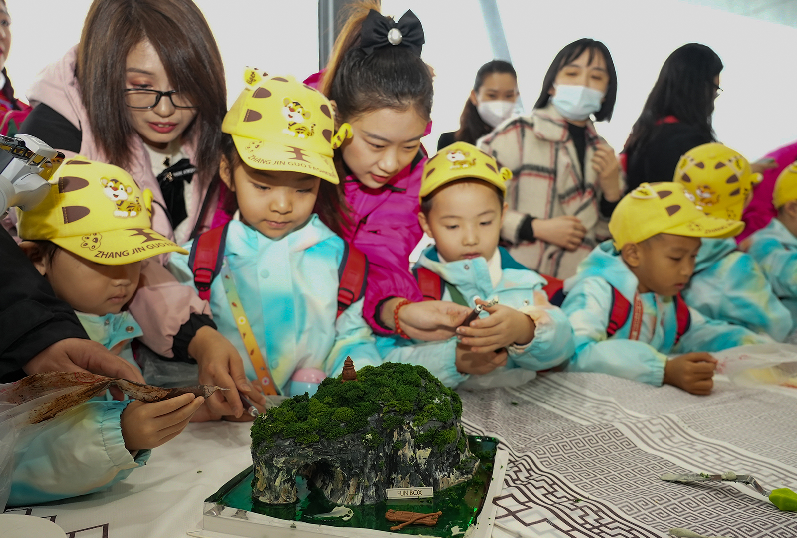 A group of 15 kids from Harbin, Heilongjiang Province visit Elephant Trunk Hill, a landmark in Guilin, Guangxi Zhuang Autonomous Region on January 11, 2024. /IC