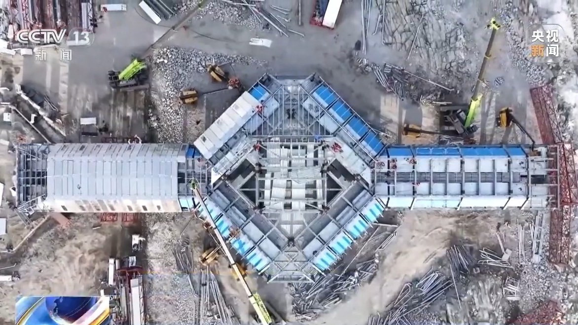 China's new Crux-shaped Antarctic scientific research station under construction. /CMG