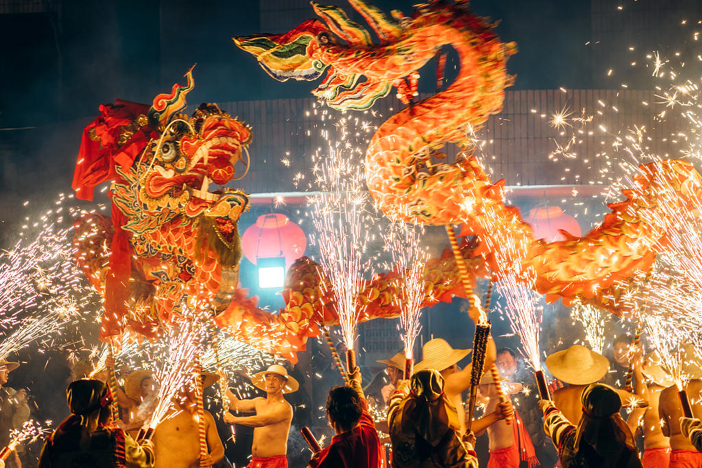 Red has long been regarded as the traditional color for Chinese Spring Festival celebrations. /CFP