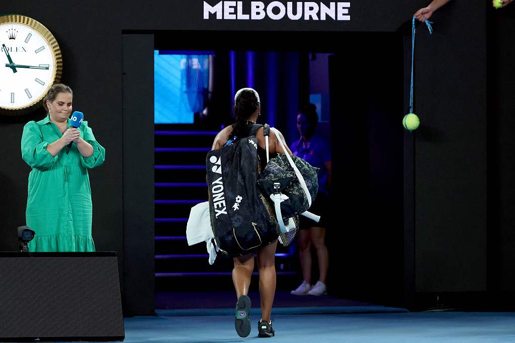 Naomi Osaka of Japan walks off the court after losing against Caroline Garcia of France (not pictured) after their match at Australian Open in Melbourne, Australia, January 15, 2024. /CFP