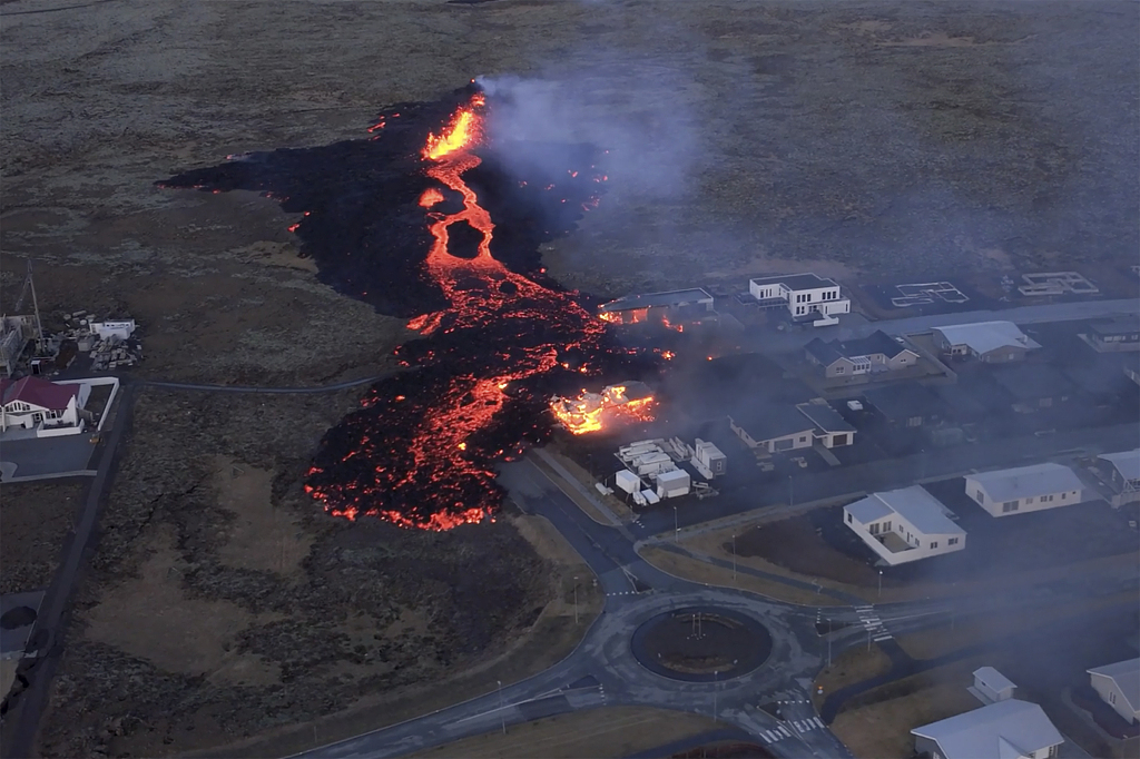 Volcanic activity is seen in Grindavik, Iceland, January 14, 2024. /CFP