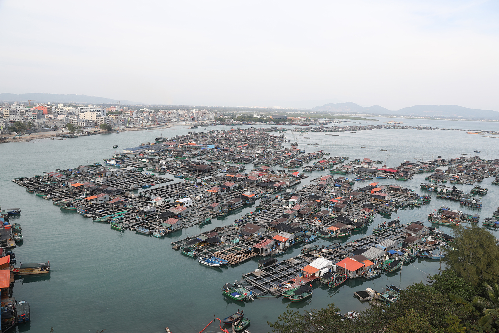 An aerial view of Danjia floating fishing village in Lingshui, Hainan Province on December 25, 2023 /CGTN