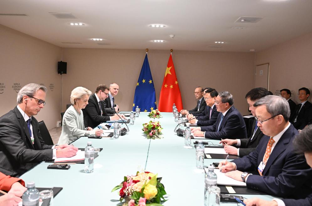 Chinese Premier Li Qiang meets with European Commission President Ursula von der Leyen on the sidelines of the World Economic Forum Annual Meeting 2024 in Davos, Switzerland, January 16, 2024. /Xinhua