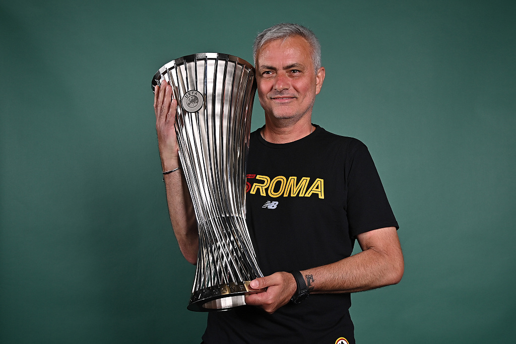 Jose Mourinho poses with the Europa Conference League Trophy at Arena Kombetare in Tirana, Albania, May 25, 2022. /CFP