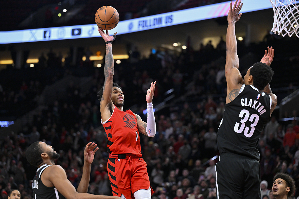 Anfernee Simons (#1) of the Portland Trail Blazers shoots in the game against tbe Brooklyn Nets at Moda Center in Portland, Oregon, U.S., January 17, 2024. /CFP