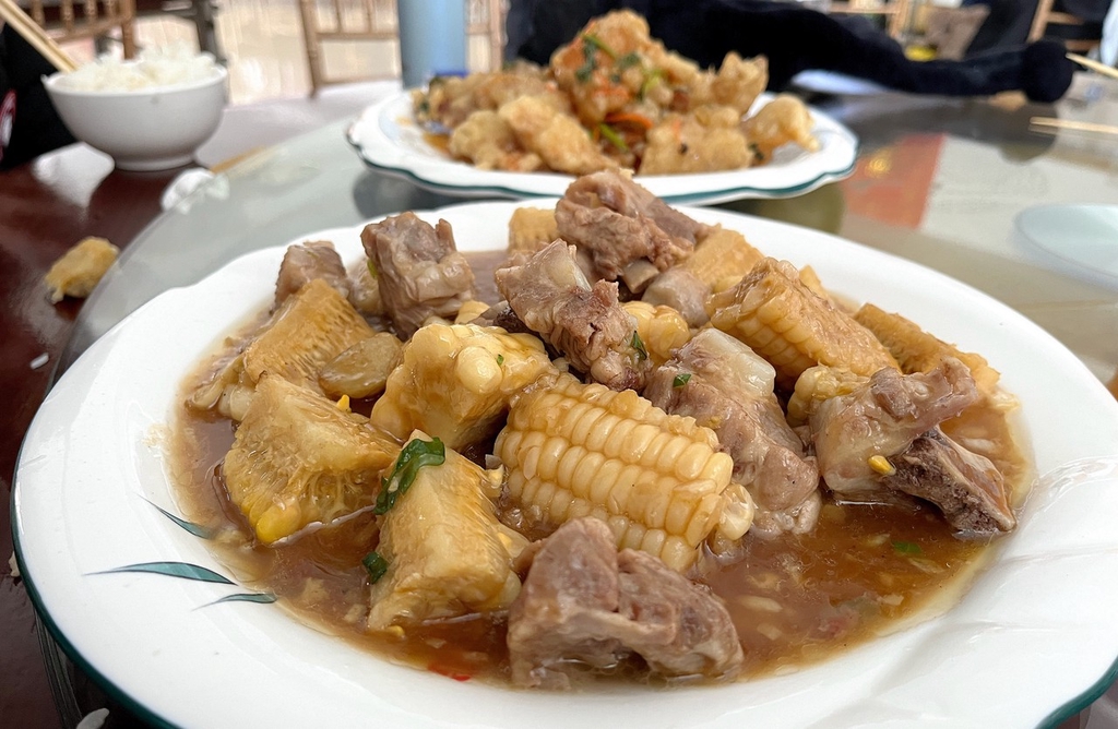A photo shows a local dish of Hengdaohezizhen in Mudanjiang, Heilongjiang Province on January 13, 2024. /IC