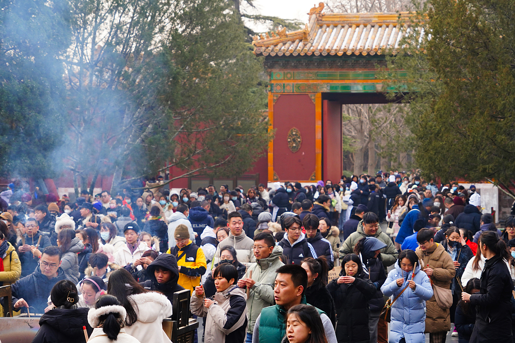 Crowds form at the Lama Temple in Beijing for the Laba Festival on January 18, 2024. /CFP