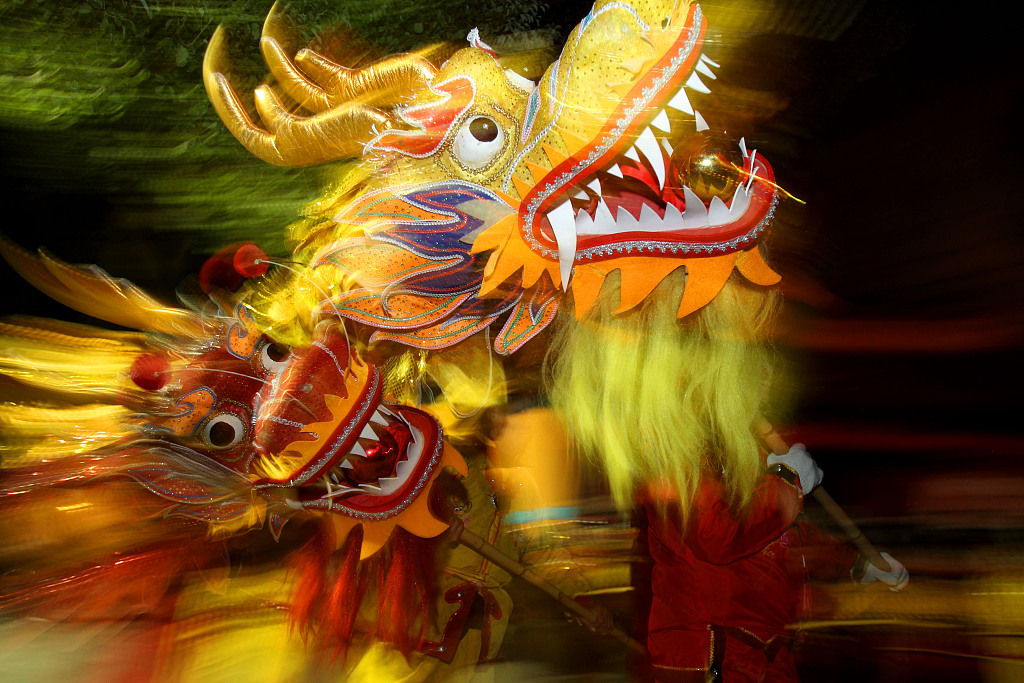 A file photo shows a dragon dance performance in Nantong, Jiangsu Province. /CFP