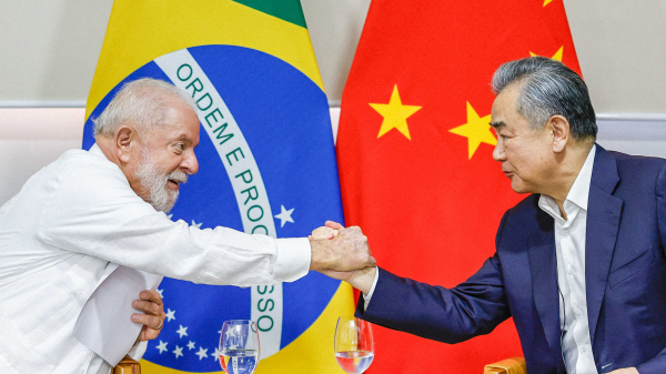 Brazilian President Luiz Inacio Lula da Silva (L) meets with Chinese Foreign Minister Wang Yi in Fortaleza, Brazil, January 19, 2024. /Chinese Foreign Ministry