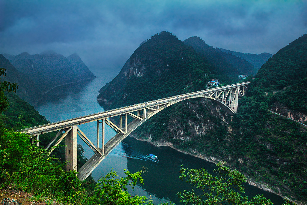 A view of the bridge across Jiangjie River in southwest China's Guizhou Province. /CFP