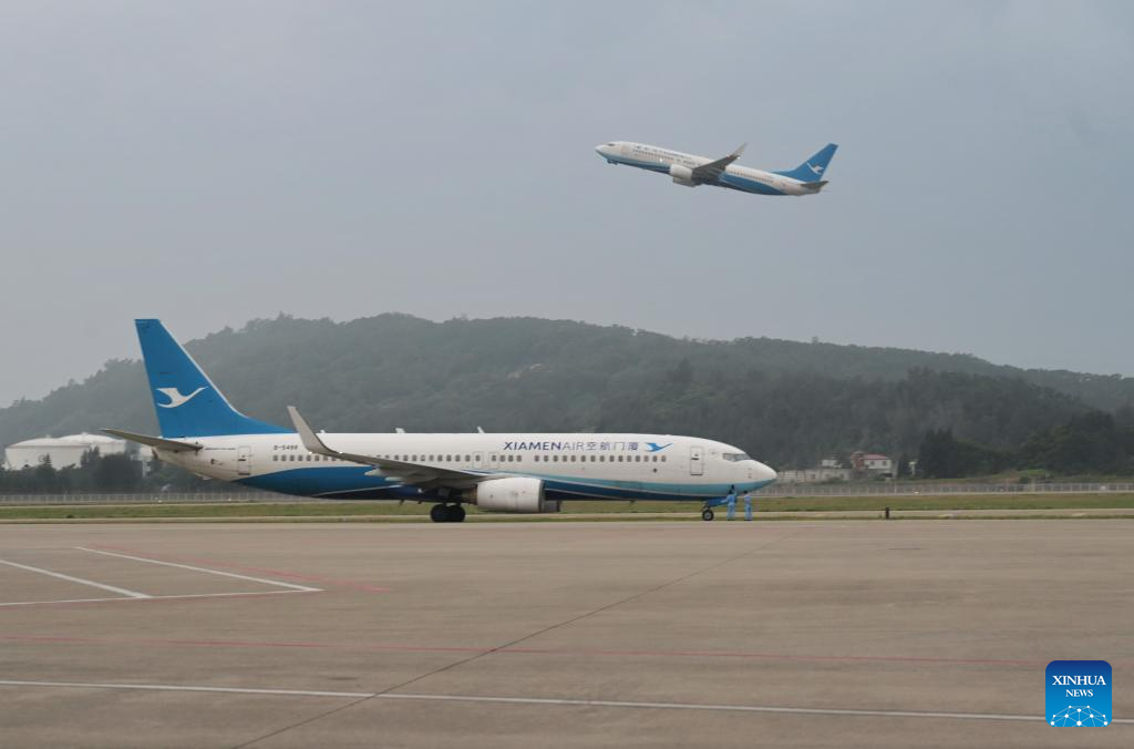 An airplane waits to take off at the Fuzhou Changle International Airport in Fuzhou, southeast China's Fujian Province, May 22, 2023. /Xinhua