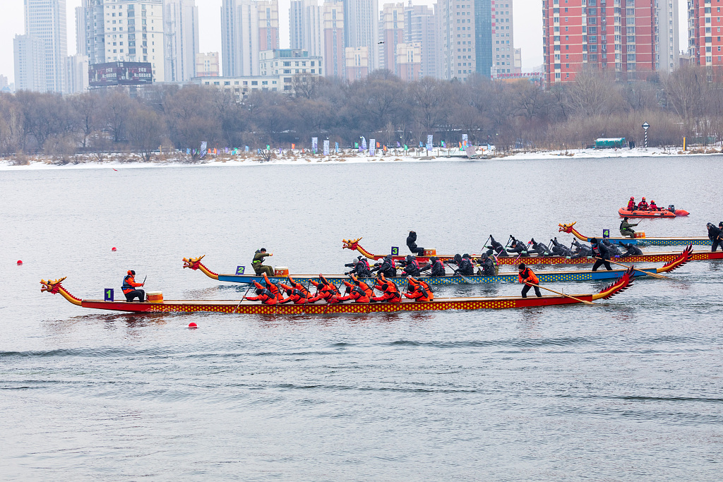 A view of the Jilin International Winter Dragon Boat Invitational Competition in Songhua River in Changchun, Jilin Province, China, January 20, 2024. /CFP