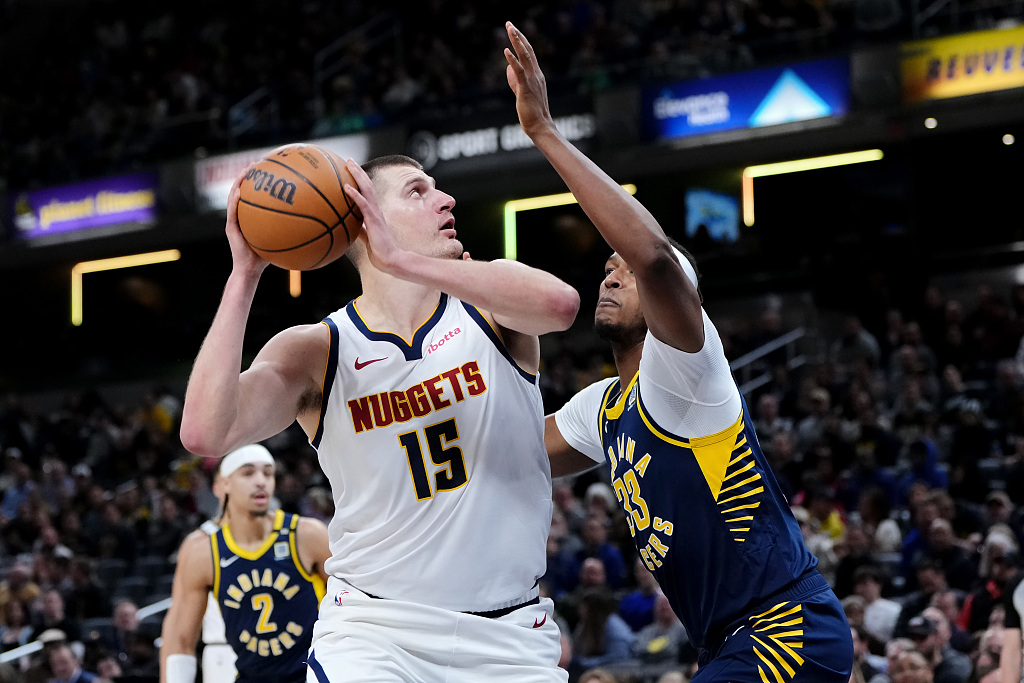 Nikola Jokic (#15) of the Denver Nuggets posts up in the game against the Indiana Pacers at Gainbridge Fieldhouse in Indianapolis, Indiana, January 23, 2024. /CFP