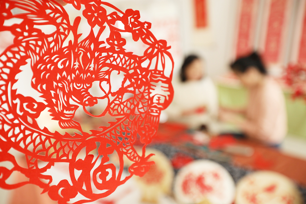 A loong, or Chinese dragon, papercut made by Ma Xiaomin is seen in this photo taken in Rizhao, Shandong Province on January 24, 2024. /CFP