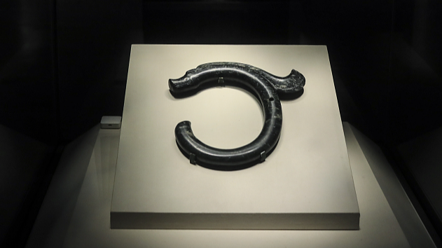 A file photo shows a jade loong on display at the National Museum of China in Beijing. /CFP