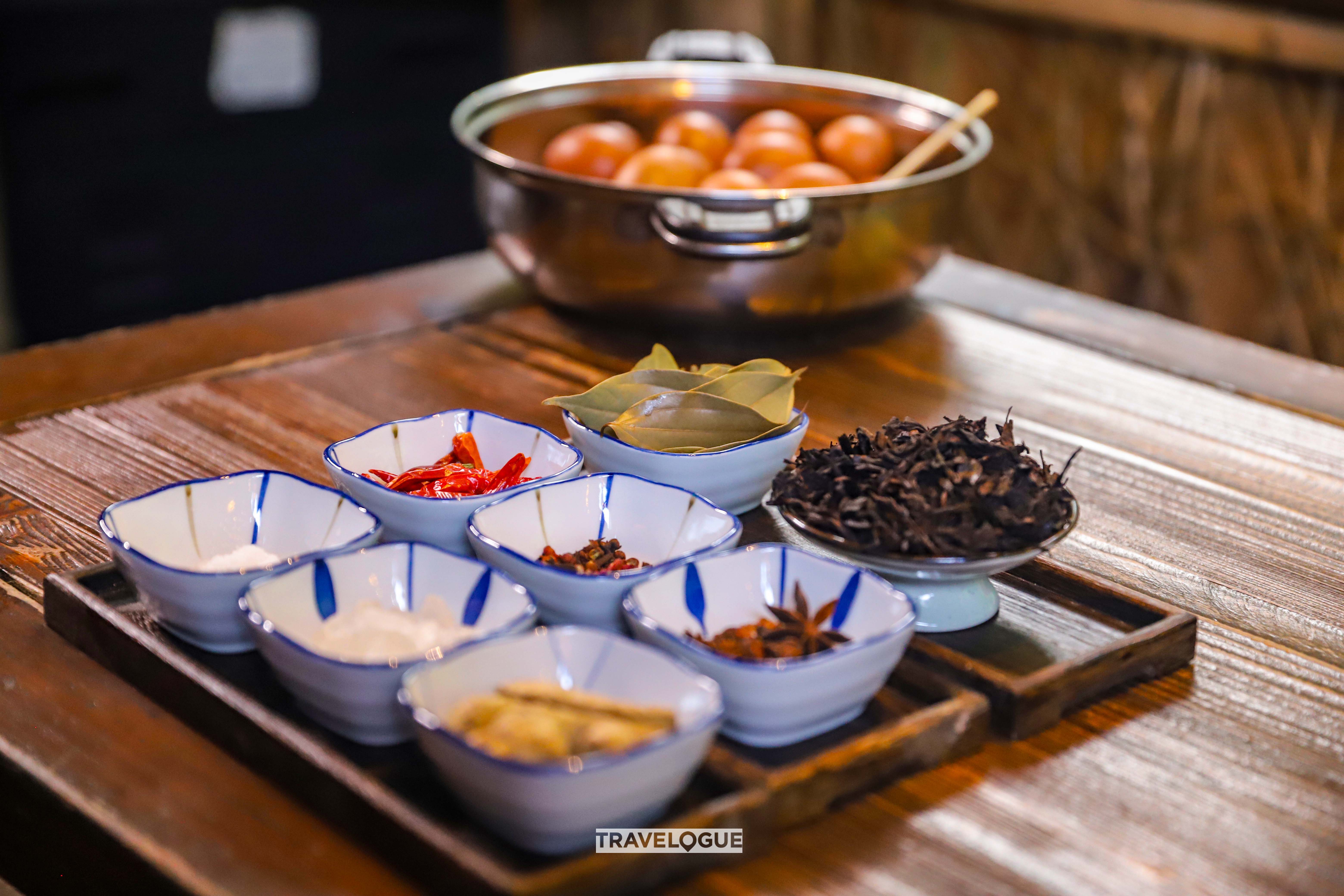 Ingredients for da hong pao tea eggs /CGTN