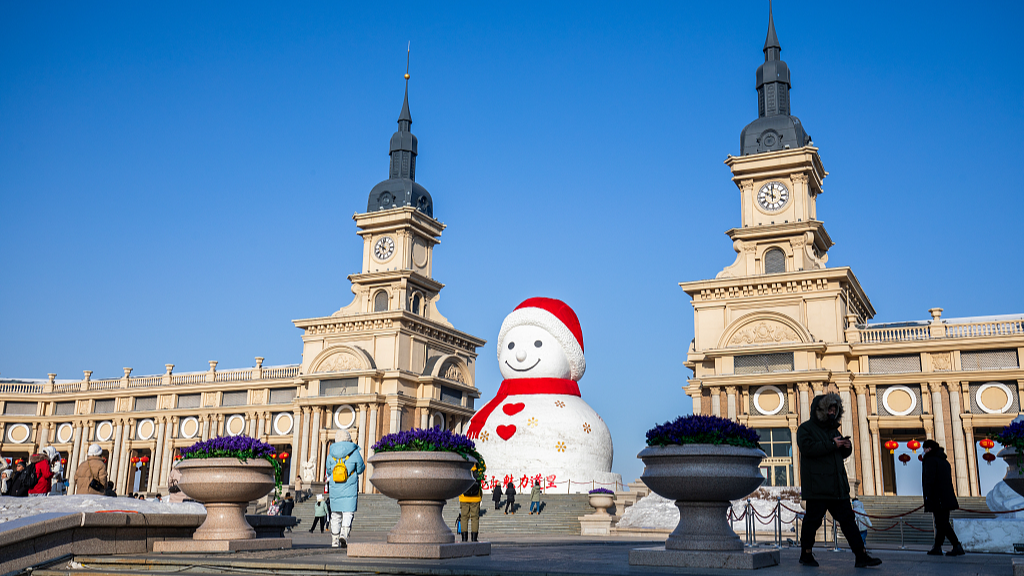 Live: Giant snowman makes annual appearance in NE China's Harbin – Ep. 20