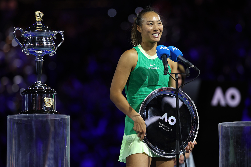 Zheng Qinwen of China addresses the crowd after finishing the women's singles event as the runner-up at the Australian Open at Melbourne Park in Melbourne, Australia, January 27, 2024. /CFP