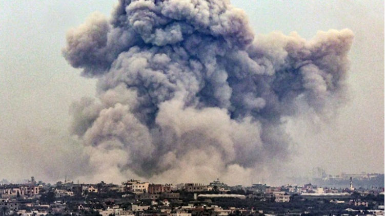 Smoke billows over Rafah in the southern Gaza Strip during Israeli bombardment, January 2, 2024. /CFP