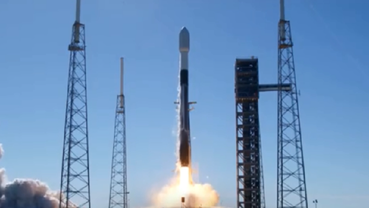 SpaceX launches new resupply mission to space station