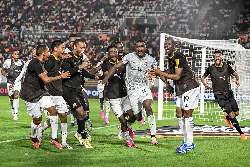South Africa's midfielder Teboho Mokoena (#4) celebrates with teammates after scoring a goal during the Africa Cup of Nations round of 16 match against Morocco at the Stade Laurent Pokou in San Pedro on January 30, 2024. /CFP