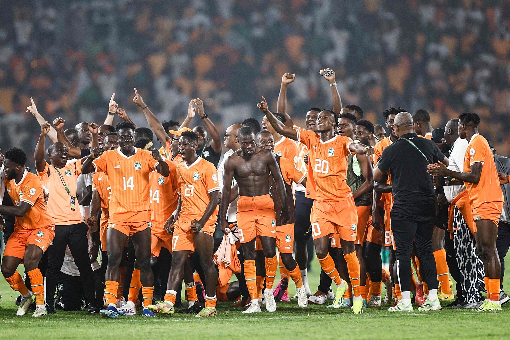 Cote d'Ivoire's players celebrate after beating Senegal on penalties in their the Africa Cup of Nations (round of 16 match at the Stade Charles Konan Banny in Yamoussoukro on January 29, 2024. /CFP