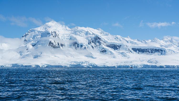 Antarctic scientists gather information to learn climate secrets