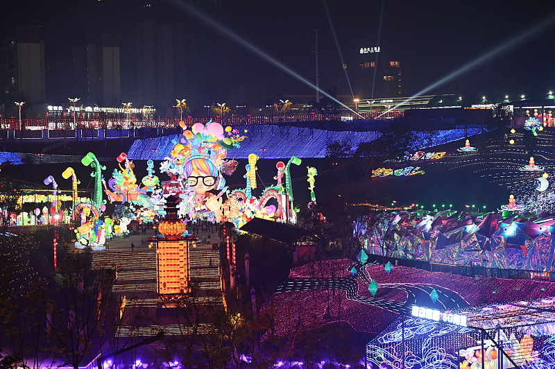 A wide range of lanterns and artistic installations are set up for the annual lantern festival in Zigong, Sichuan Province, January 31, 2024. /CFP