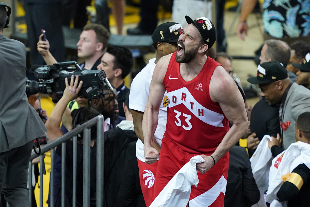 Marc Gasol of the Toronto Raptors celebrates his team's victory over the Golden State Warriors in Game Six to win the 2019 NBA Finals in Oakland, California, U.S., June 13, 2019. /CFP