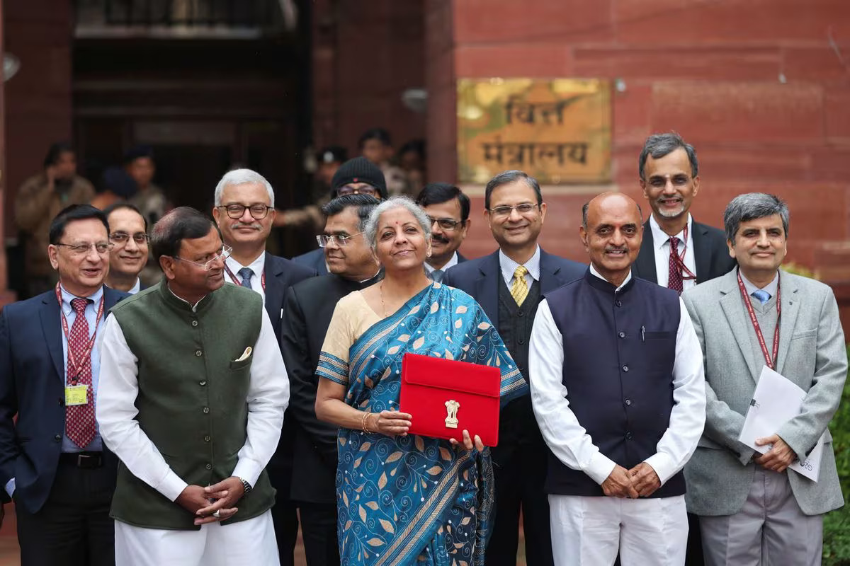 India's Finance Minister Nirmala Sitharaman holds up a folder with the Government of India's logo as she leaves her office to present the central budget in the parliament in New Delhi, India, February 1, 2024. /Reuters