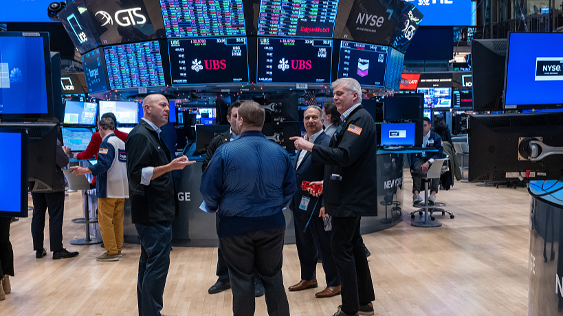 Traders working on the floor of the New York Stock Exchange on the last day of trading for the year on December 29, 2023 in New York City, United States. /CFP