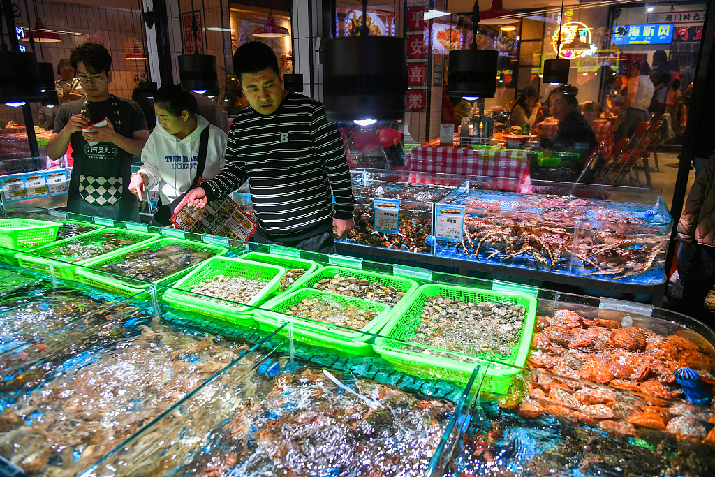 A photo taken on February 1, 2024, shows a seafood shop in Zengcuoan, Fujian Province. /CFP