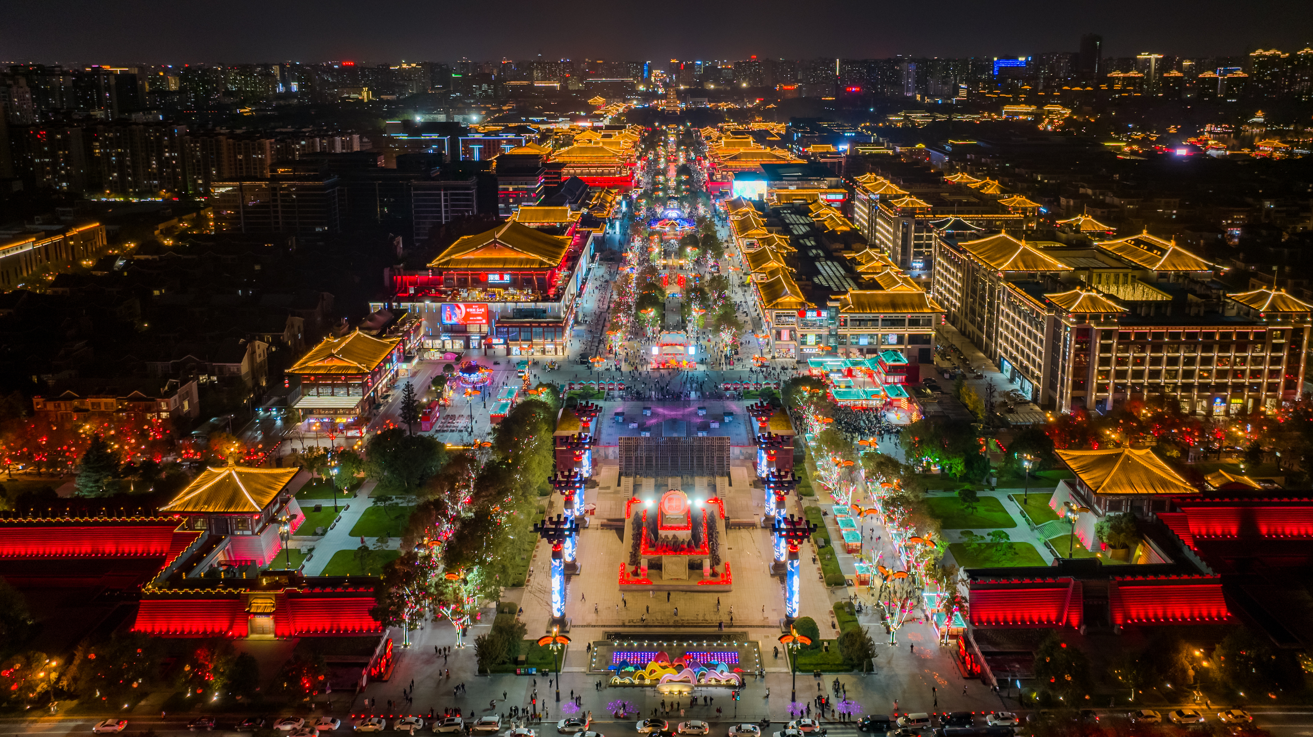 A night view of the Grand Tang Mall, or the Grand Tang Dynasty Ever Bright City, in Xi'an, northwest China's Shaanxi Province, November 3, 2023. Xi'an, one of the four sub-venues of the gala, sets the stage in this street. /CFP