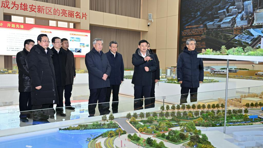 Li Xi, a member of the Standing Committee of the Political Bureau of the Communist Party of China (CPC) Central Committee and secretary of the CPC Central Commission for Discipline Inspection (CCDI), inspects the command center of an inter-city railway station in Xiongan New Area, north China's Hebei Province, February 1, 2024. /Xinhua