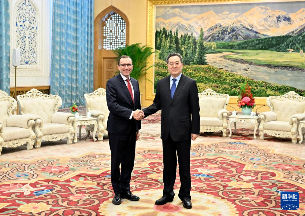 Chinese Vice Premier Ding Xuexiang (R) meets with Norway's Minister of Foreign Affairs Espen Barth Eide in Beijing, China, February 6, 2024. /Xinhua