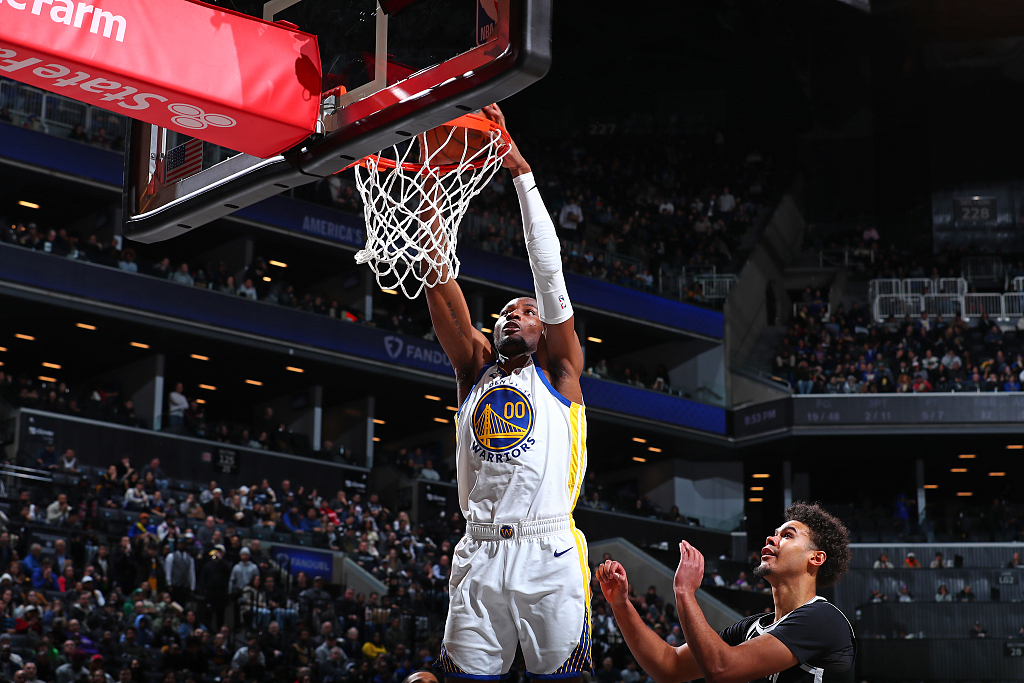 Jonathan Kuminga (#00) of the Golden State Warriors dunks in the game against the Brooklyn Nets at the Barclays Center in Brooklyn, New York City, February 5, 2024. /CFP