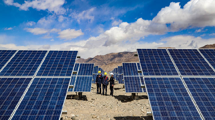 New photovoltaic power generation project linked to grid in NW China