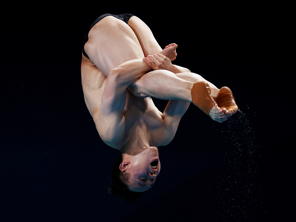 China's Xie Siyi competes in the men's 3m springboard final at the World Aquatics Championships in Doha, Qatar, February 7, 2024. /CFP