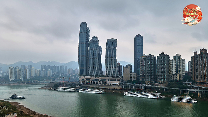 Live: A view of Chongqing's skyline and Chaotianmen Port