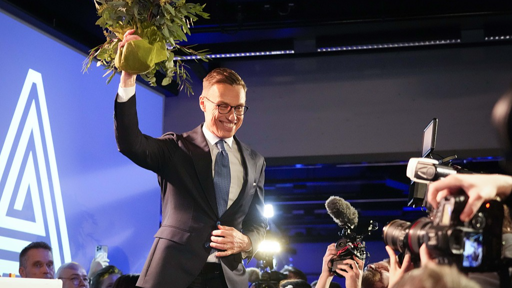National Coalition Party candidate Alexander Stubb celebrates after winning the second round of the presidential election during an election party night, Helsinki, Finland, February 11, 2024. /CFP