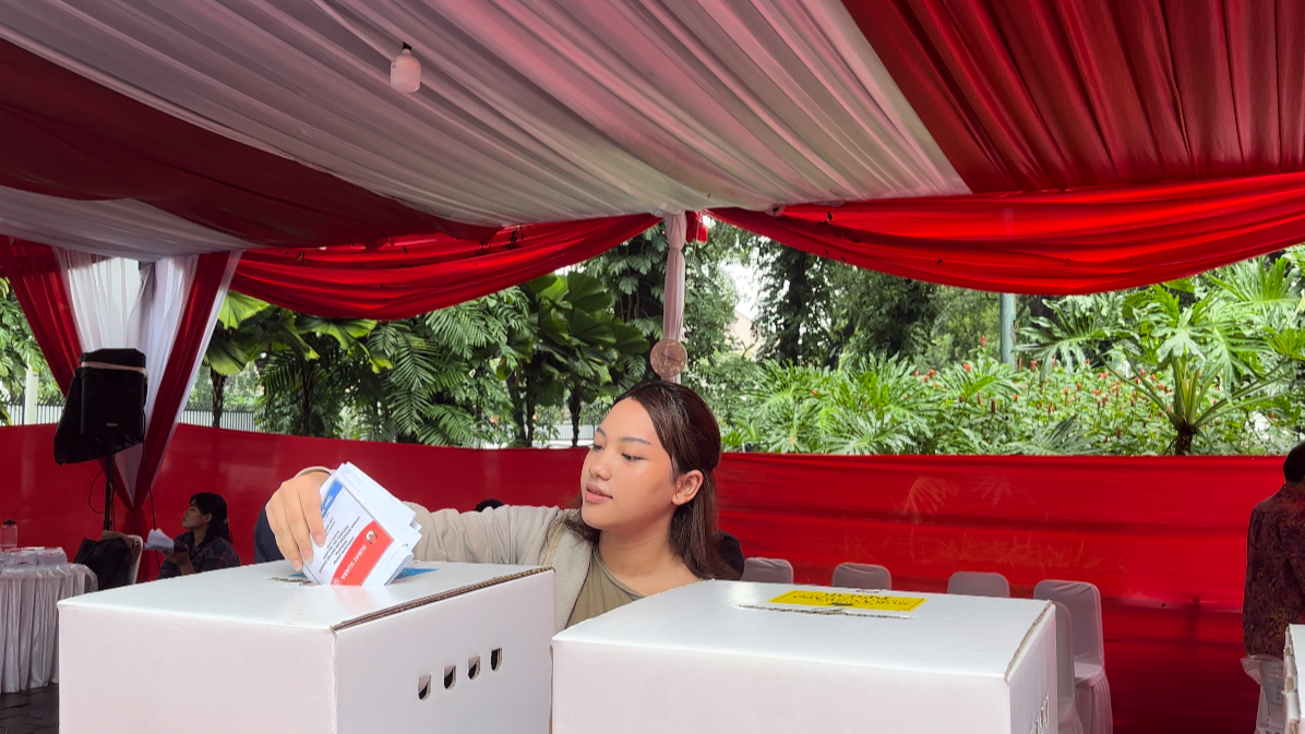 Live: Indonesia elects their new president 