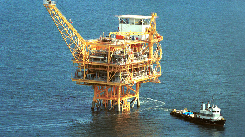 An Anadarko Petroleum Corp.'s oil drilling platform is seen in the Gulf of Mexico on September 5, 2001. /CFP