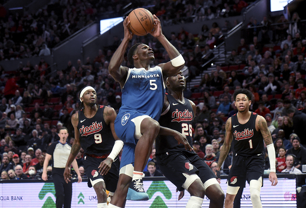 Anthony Edwards (#5) of the Minnesota Timberwolves drives toward the rim in the game against the Portland Trail Blazers at Moda Center in Portland, Oregon, February 15, 2024. /CFP